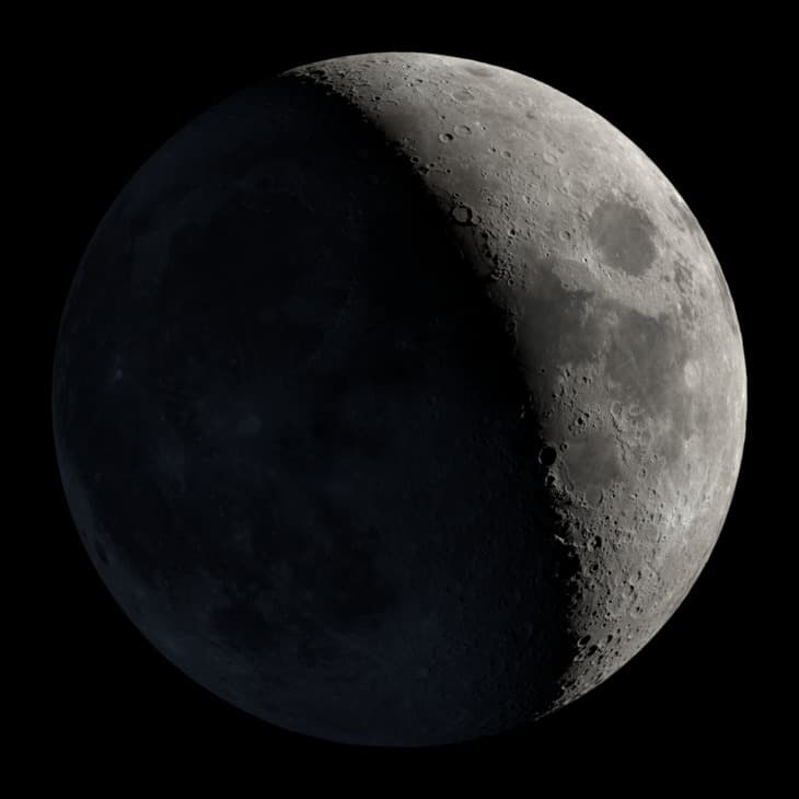 Lua 33% iluminada