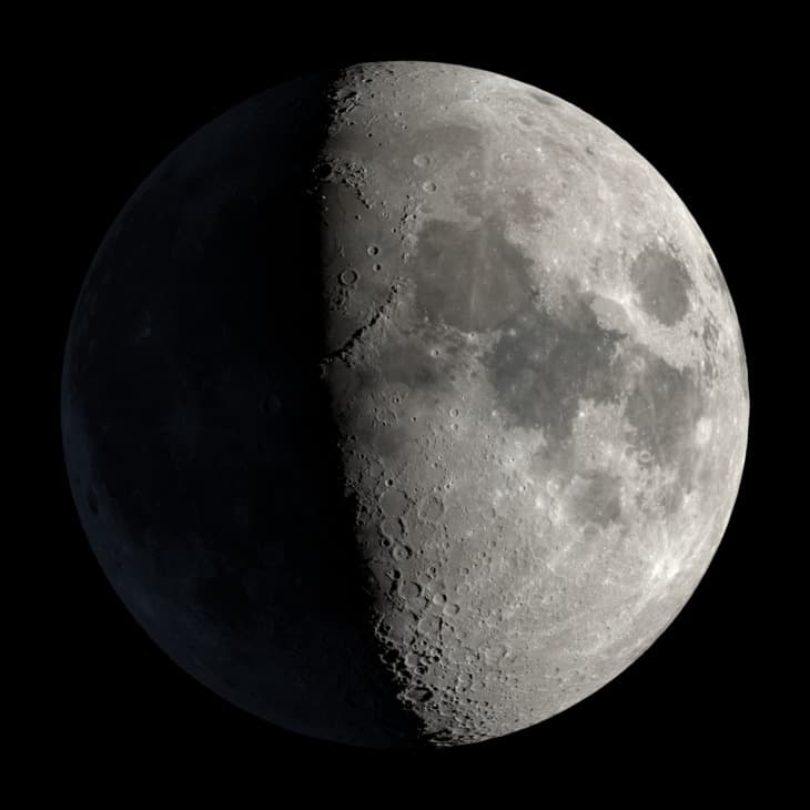 Lua 65% iluminada