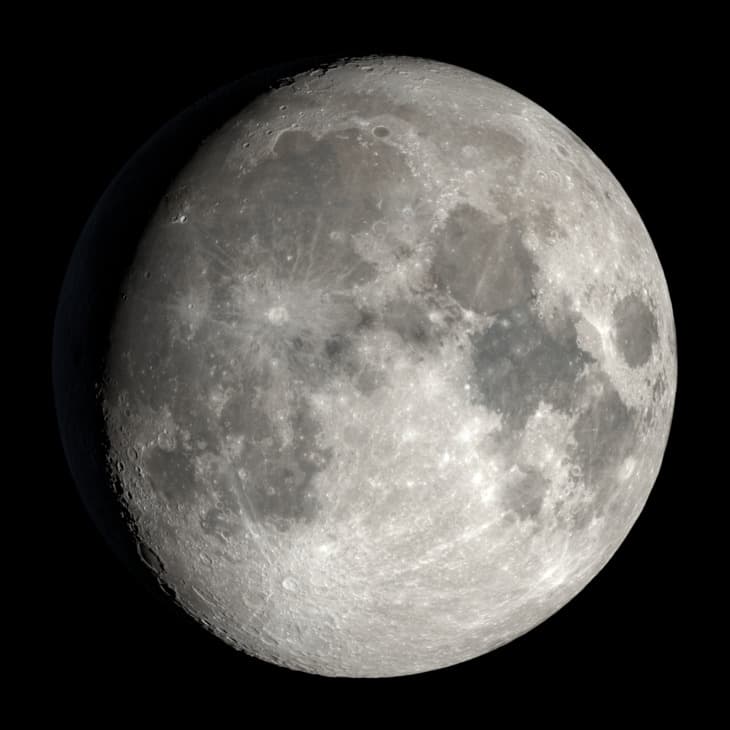 Lua 96% iluminada